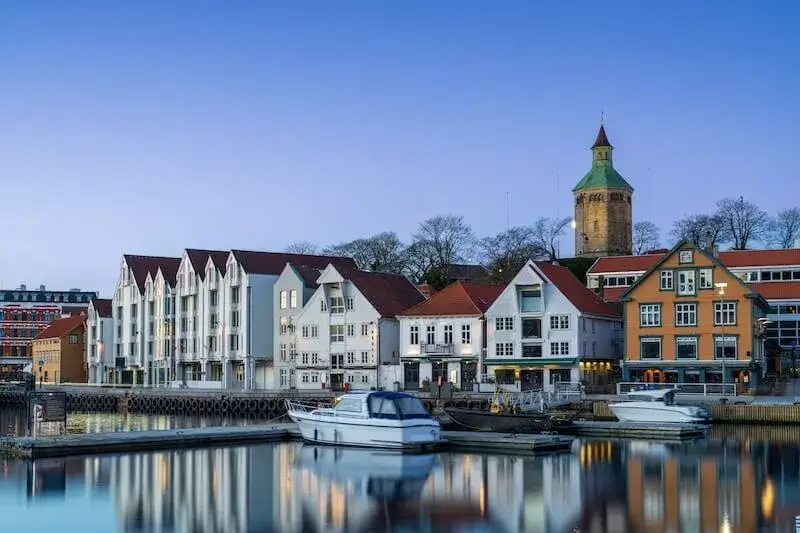 Gdansk Norwegia ile trwa lot?